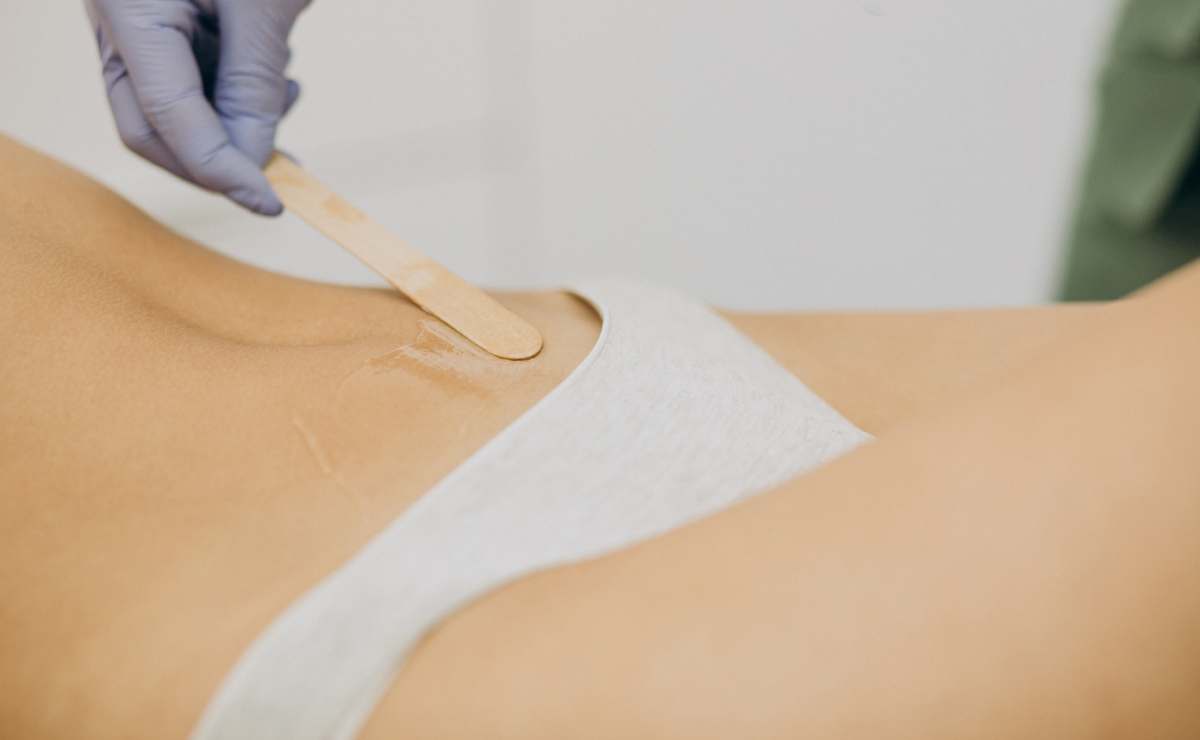 Cuáles son los riesgos de depilarte la zona del bikini en casa