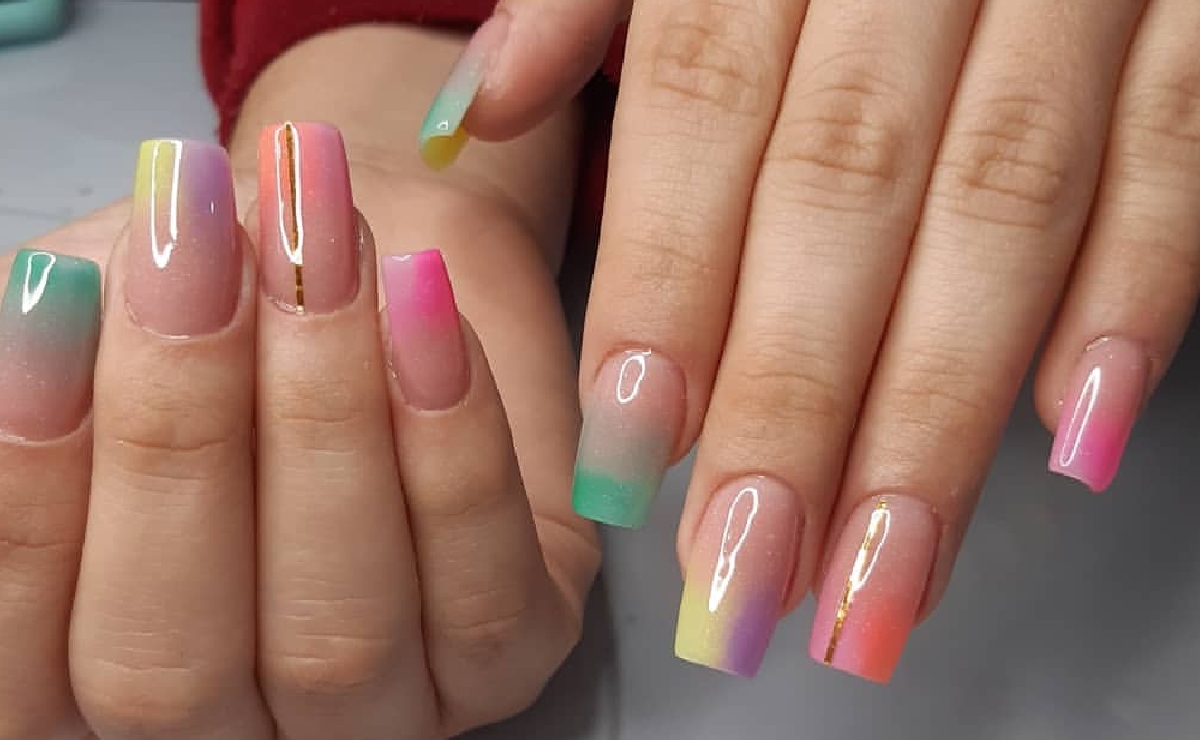 Diseños de uñas ombré para el verano 2025