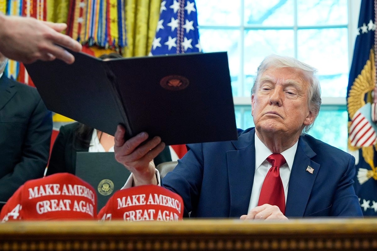 ¿Qué es Signalgate, el escándalo que avergüenza al gobierno de Trump?; Mike Waltz, el primero en caer por este caso 