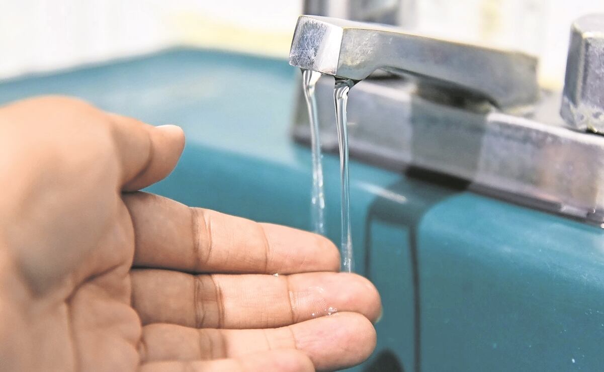 Samuel García entrega 165 unidades para operatividad de agua y drenaje; NL invierte 30 mil mdp en obras