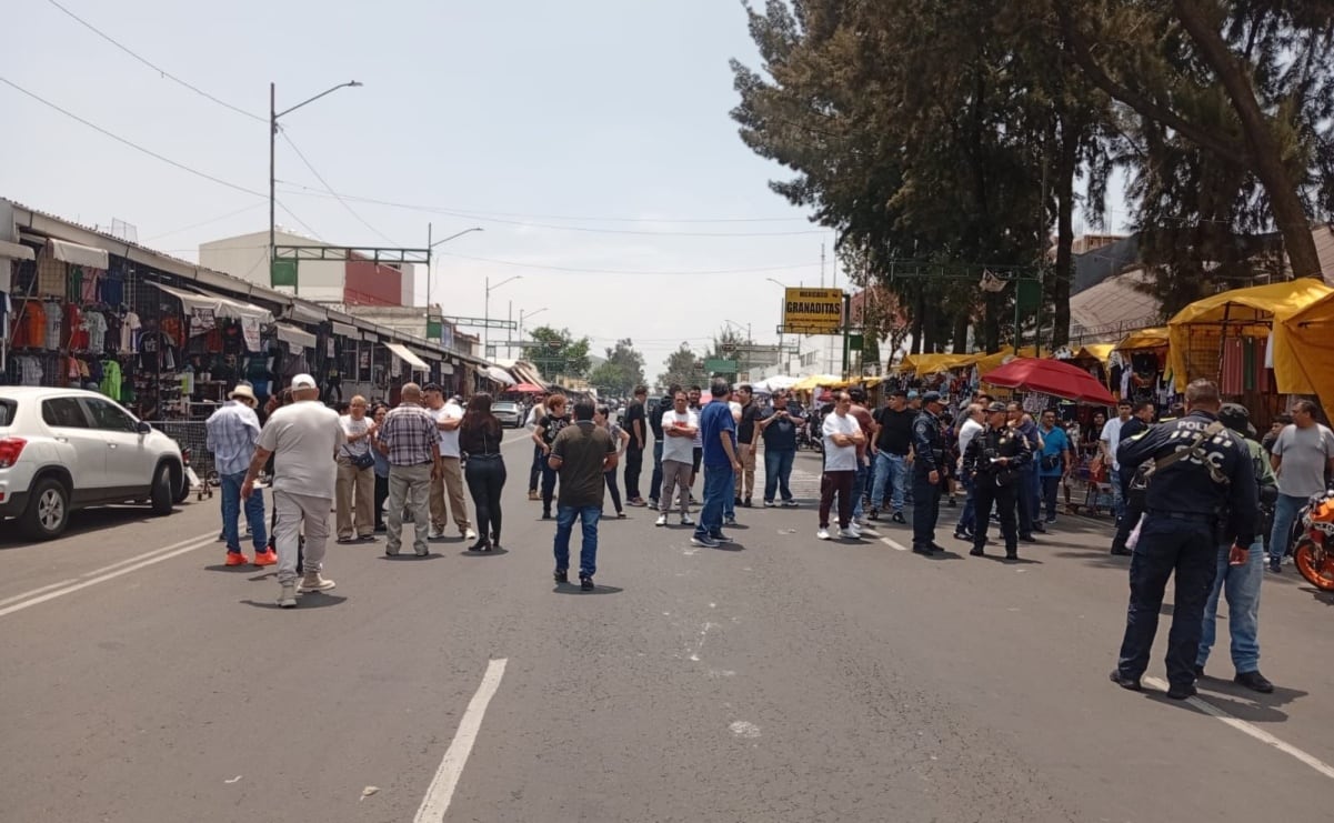 Bloqueo de normalistas en Reforma e Insurgentes cumple más de 55 horas; crecen inconformidades entre ciudadanos