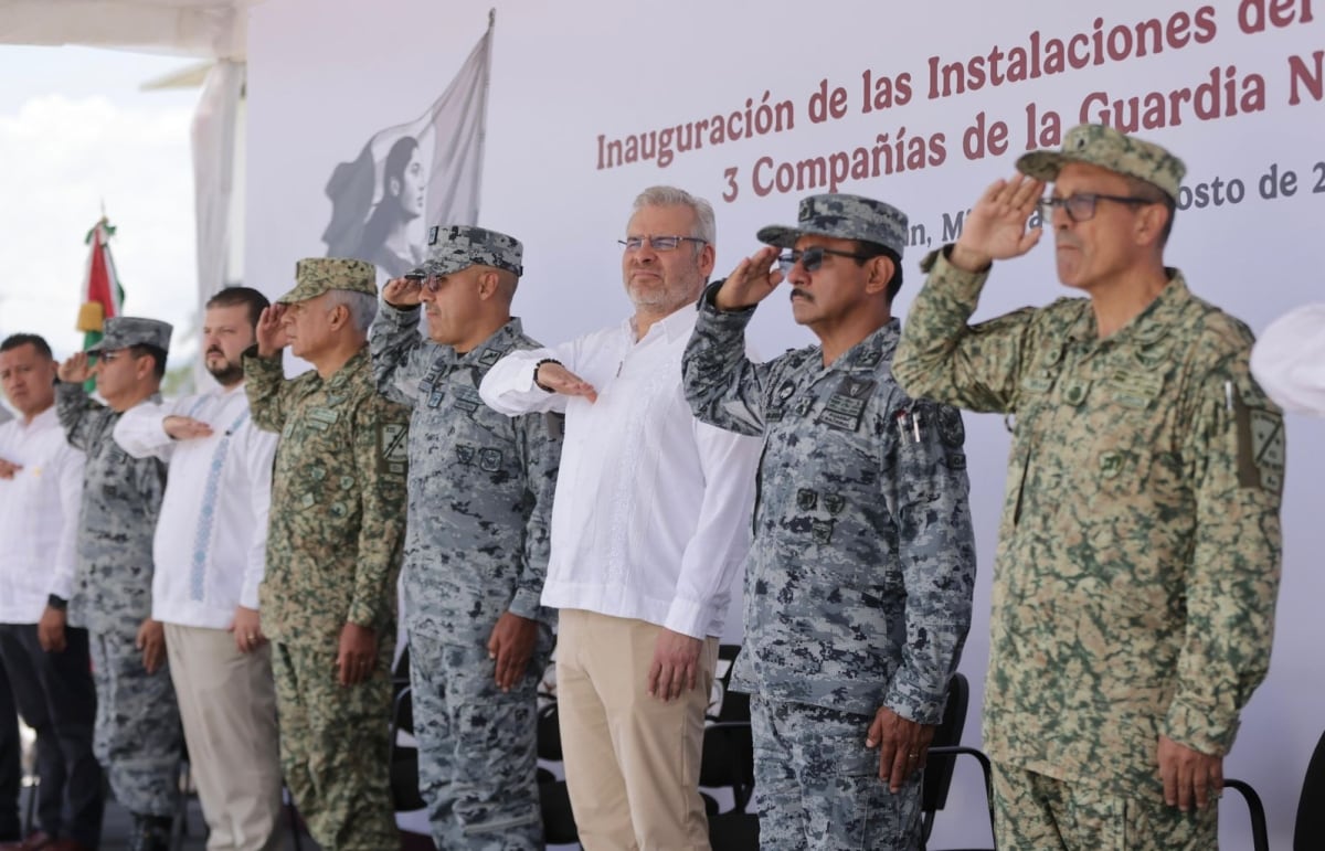 Guerra en Ucrania: ¿Qué dice el lenguaje no verbal de la reunión entre Trump y Putin en Alaska?