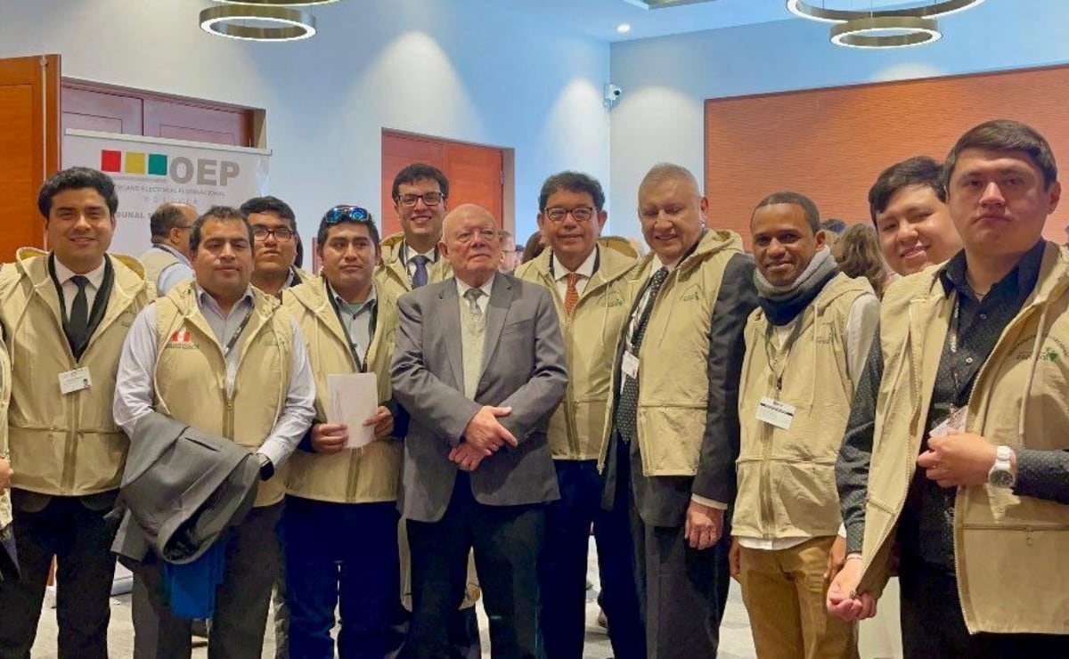 ¡Por fin! Comienza reparación de los mega socavones de Iztacalco e Iztapalapa; cuadrillas trabajan las 24 horas