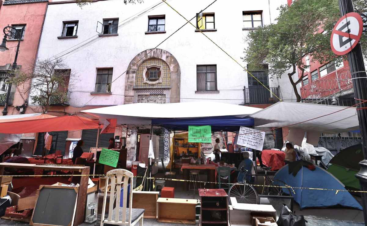 Roba tienda en Iztapalapa y lo detienen en Nezahualcóyotl; le decomisan dinero en efectivo y réplica de un arma