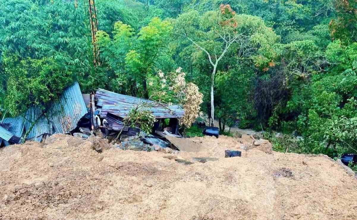 FOTOS: Lluvias provocan agrandamiento de socavón de la colonia Renovación en Iztapalapa