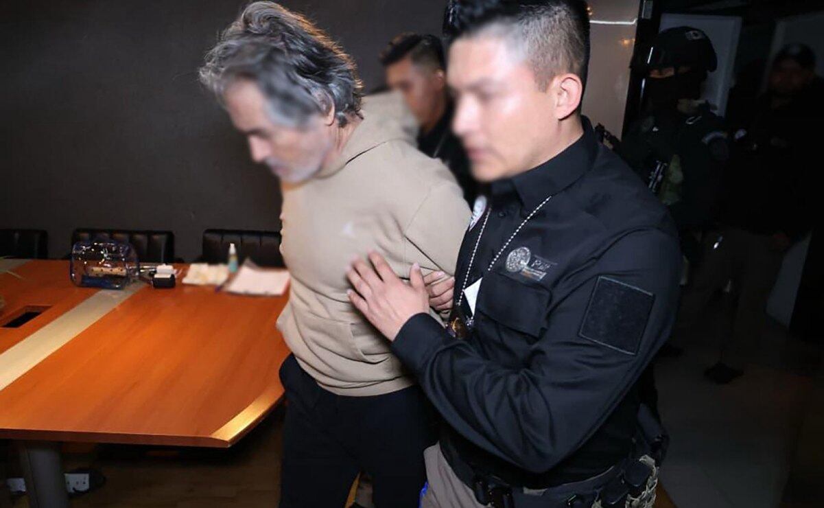 FOTOS: Hernán Bermúdez llega sin agujetas y vestido de color caqui para ser detenido en México