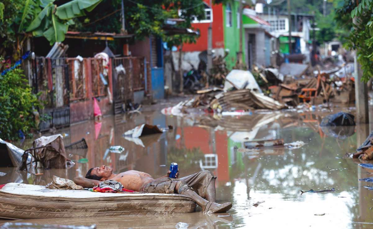 Suman 70 muertos por lluvias en cuatro estados; tienden puentes de ayuda