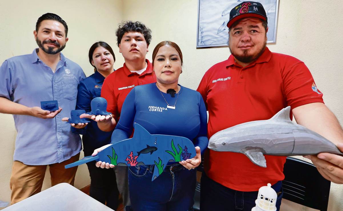 Artesanos de Tlaxcala desafían crisis del papel con las catrinas, para mantener viva la tradición del Día de Muertos