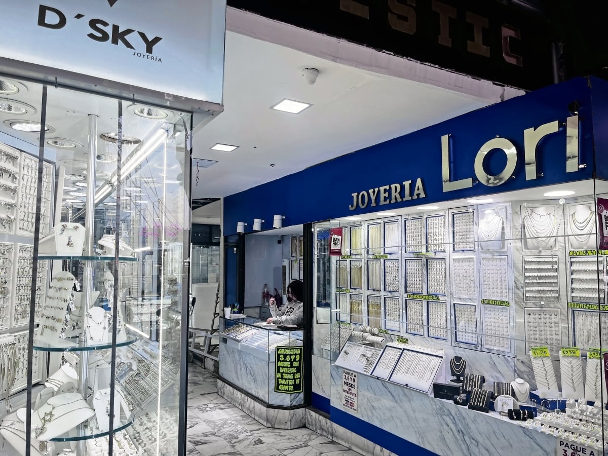 Bolsa de valores toca su máximo histórico