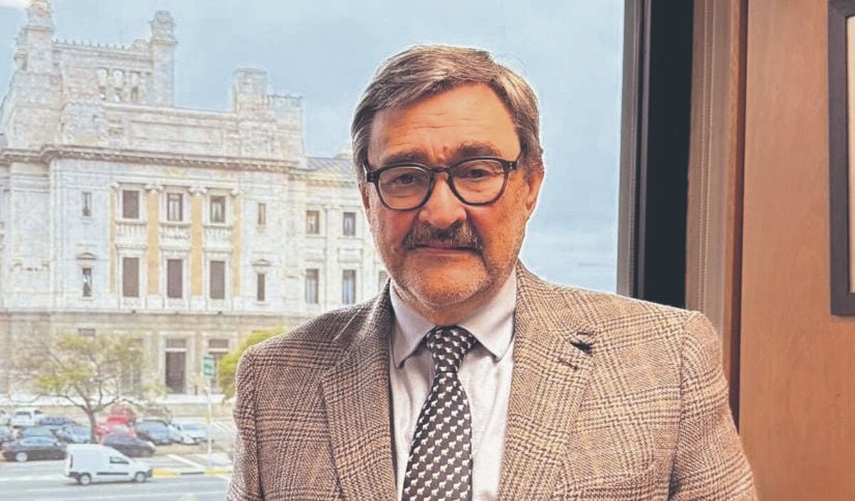 Paco Ayala enfrenta críticas en redes por el vínculo de su esposa con Inés Gómez Mont