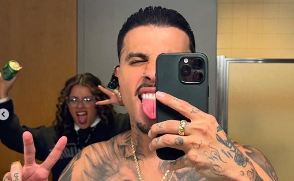 El pantalón le juega una mala pasada a Rauw Alejandro en pleno concierto