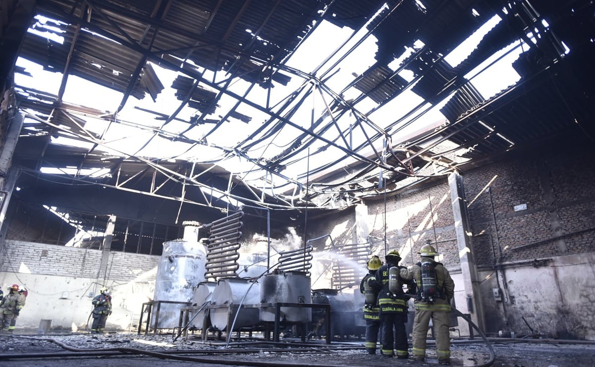 Tras explosión en una fábrica de aerosoles en Jalisco, GN implementa Plan DN III; apoyan en labores de extinción del fuego