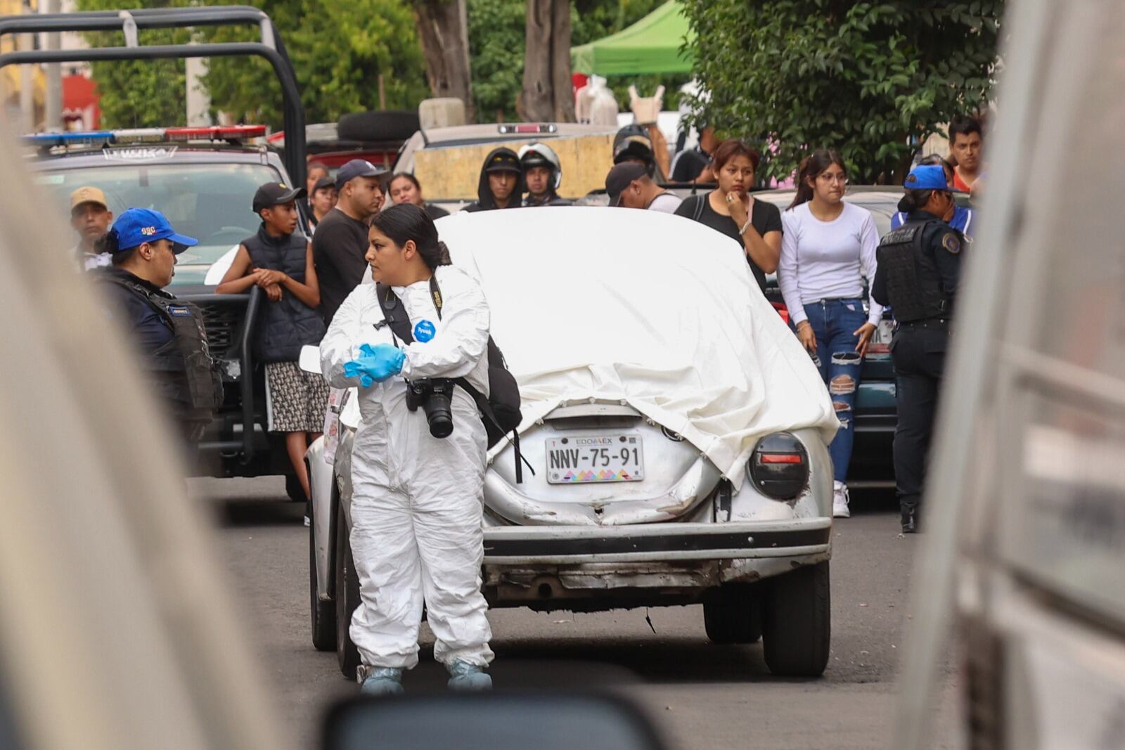 Hallan un cadáver embolsado en C. Izcalli 