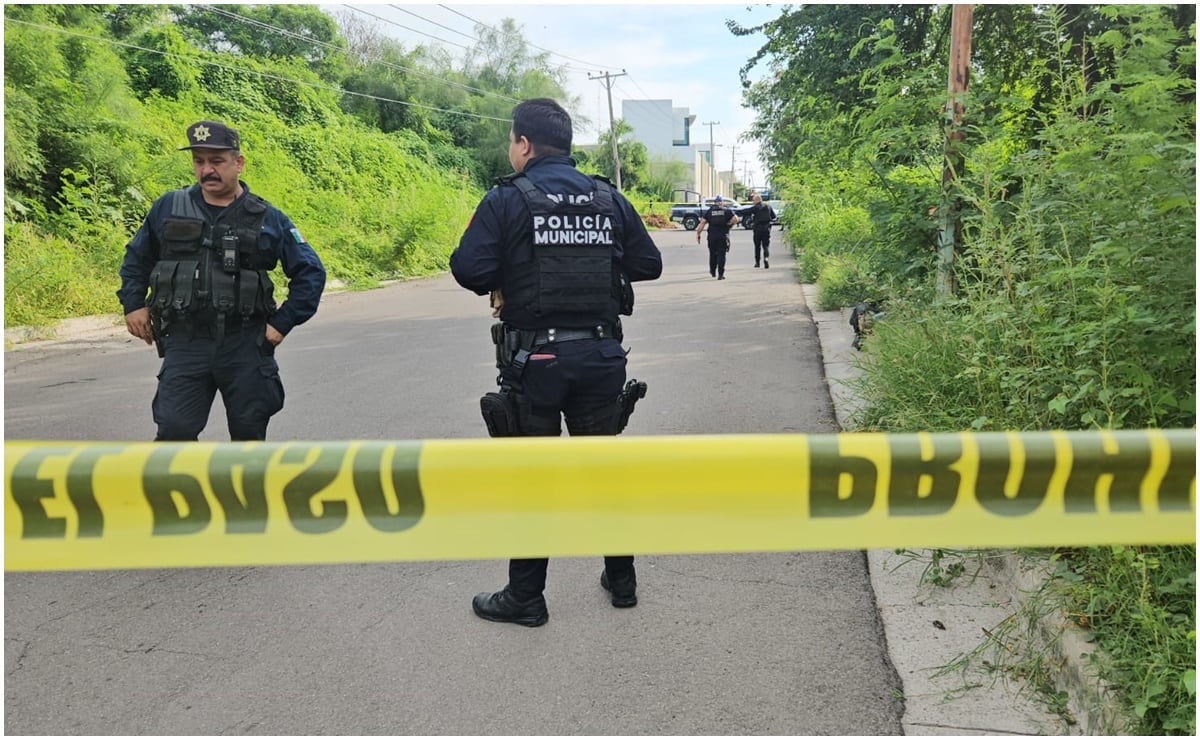 Madres Buscadoras de Sonora hallan 6 cuerpos humanos en fosas clandestinas en Hermosillo; hay credenciales, celulares, carteras y ropa