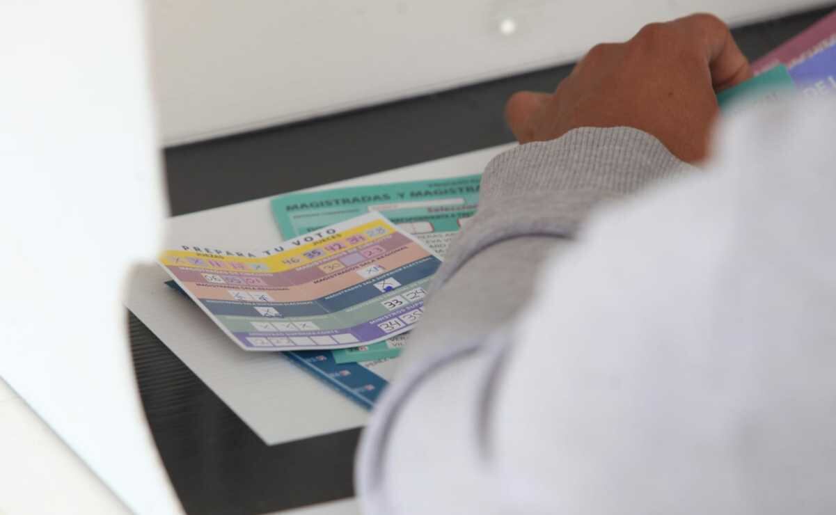 Funcionarios del INE cuestionan capacidad de app para contar votos de elección judicial; advierten saturación al procesarlos