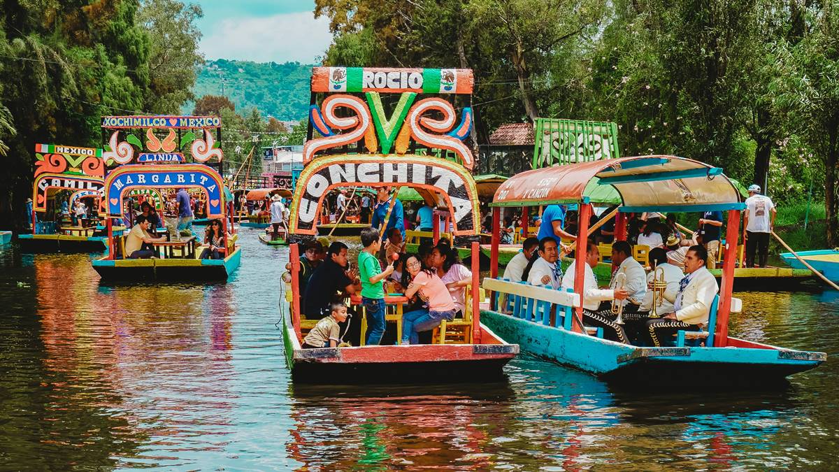 Inauguran exposición Acertijos y Flores en Álvaro Obregón