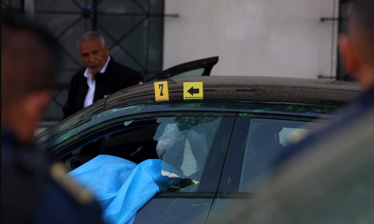 Esposa del alcalde de Ramos Arizpe y cinco funcionarios sufren accidente vehicular en Coahuila; los reportan estables