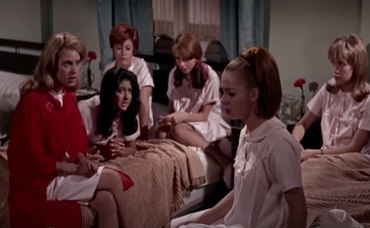 VIDEO: Trump y Melania dan dulces a decenas de niños previo a Halloween