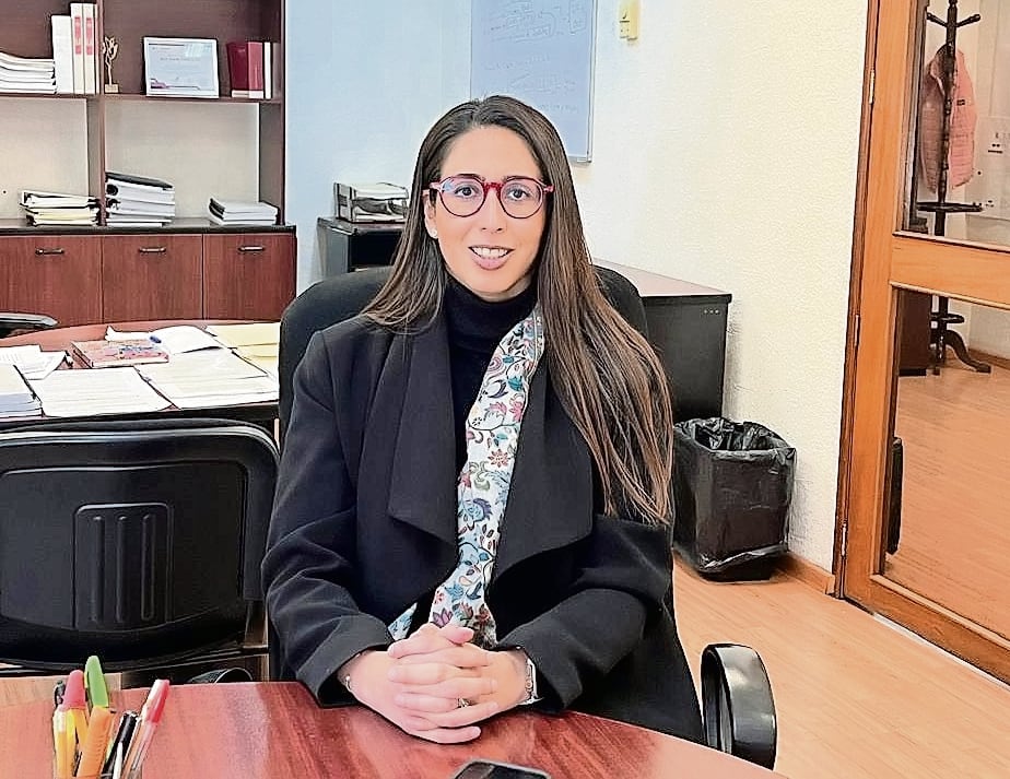 Tope a comisiones enfrenta a bancos con autoridades