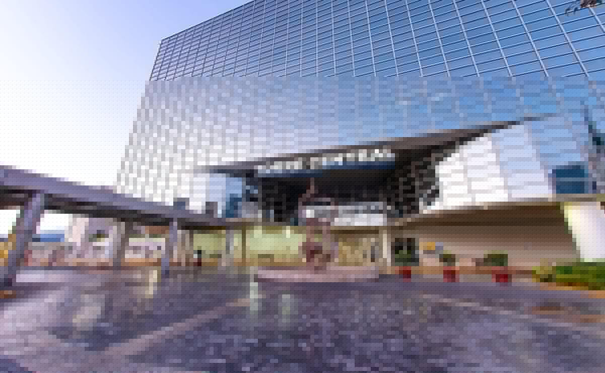 Las 16 horas de Nodal ante la Justicia: regaño, nervios y una torta 