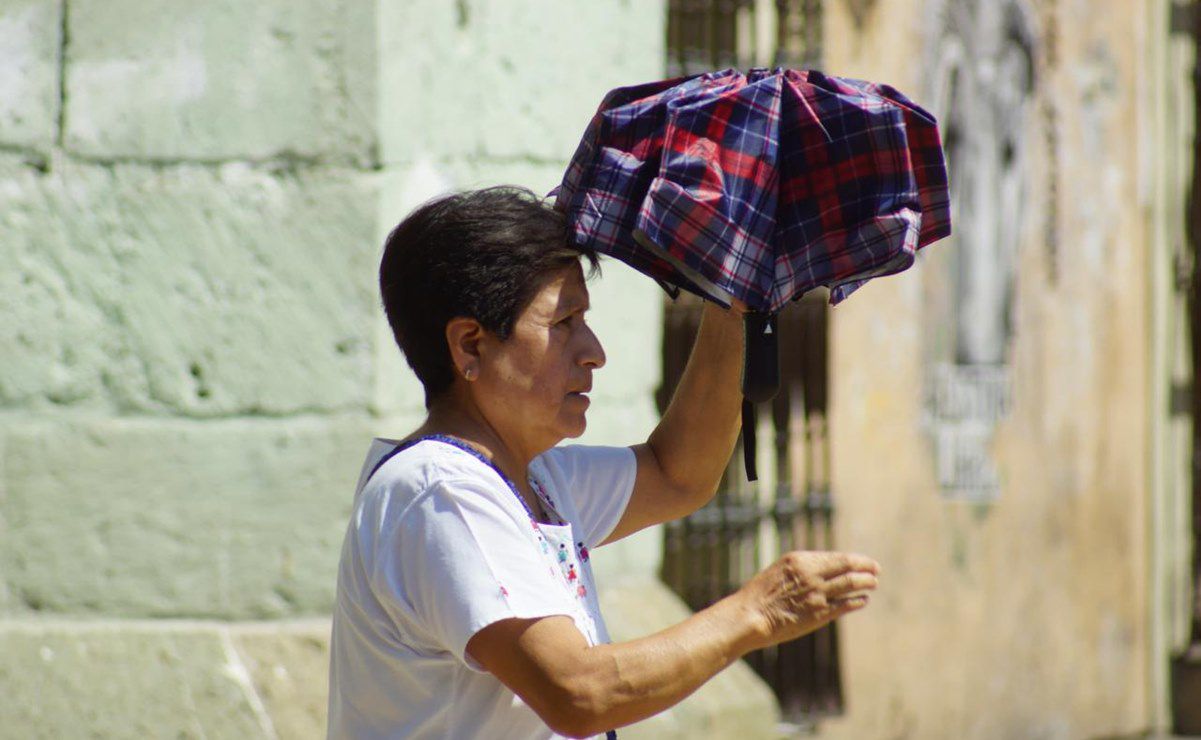 Mujeres gastan más tiempo y dinero en transporte en la CDMX: Banco Mundial