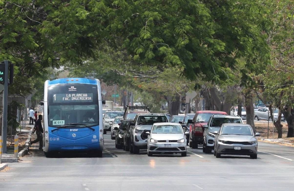 Día de las Madres: Festejo causa polémica en Hidalgo; Ayuntamiento lleva strippers y alcalde trasmite en vivo