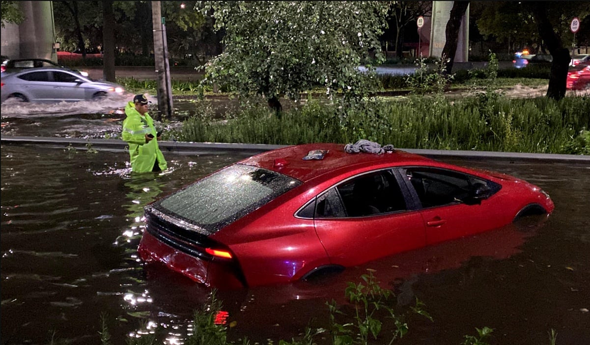 Lluvia y granizo en CDMX dejan 41 encharcamientos y 5 árboles caídos; se registraron casi 20 millones de metros cúbicos de agua