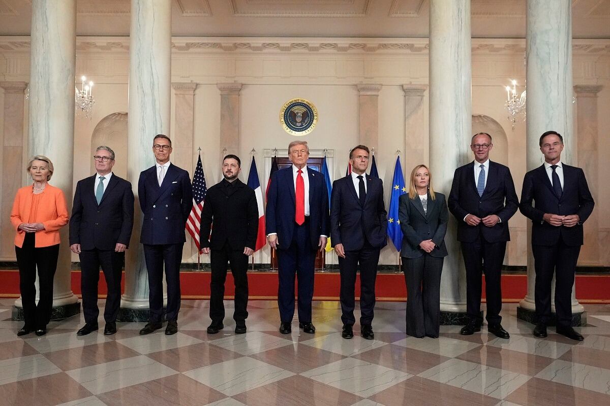 Trump afirma que ya “organiza” reunión entre Putin y Zelensky; Kremlin señala sólo se abordó 
