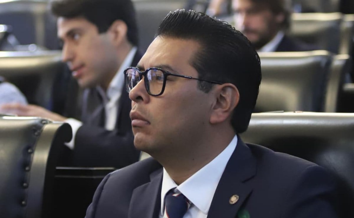 Se cumplen 4 horas del bloqueo en autopista México–Querétaro; hay cierre total de la circulación hacia la CDMX