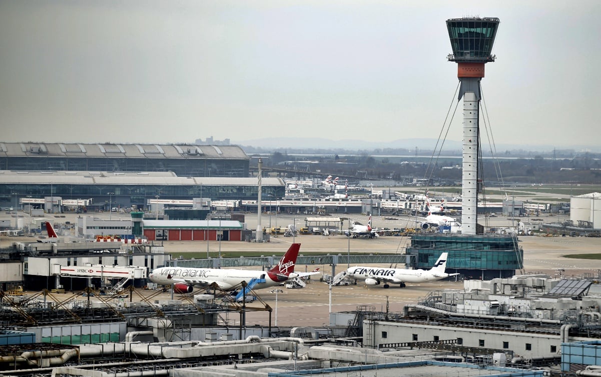 Cierran zona de registro de terminal en aeropuerto de Heathrow, en Londres; reportan 