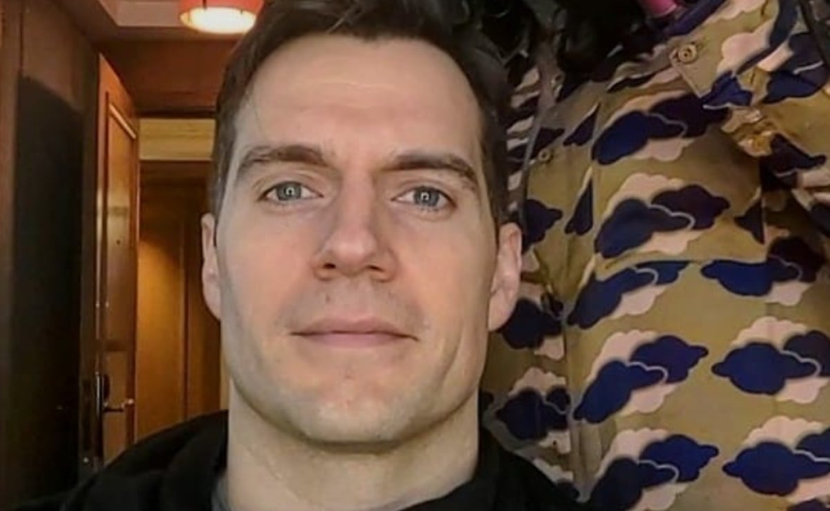 Carlos Rivera le lanza piropos a su esposa Cynthia Rodríguez, quien debuta como jurado de de Miss Universo México