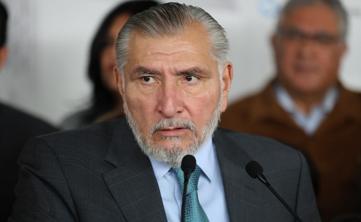 Senado guarda minuto de silencio en memoria de las víctimas de explosión de pipa de gas en Iztapalapa