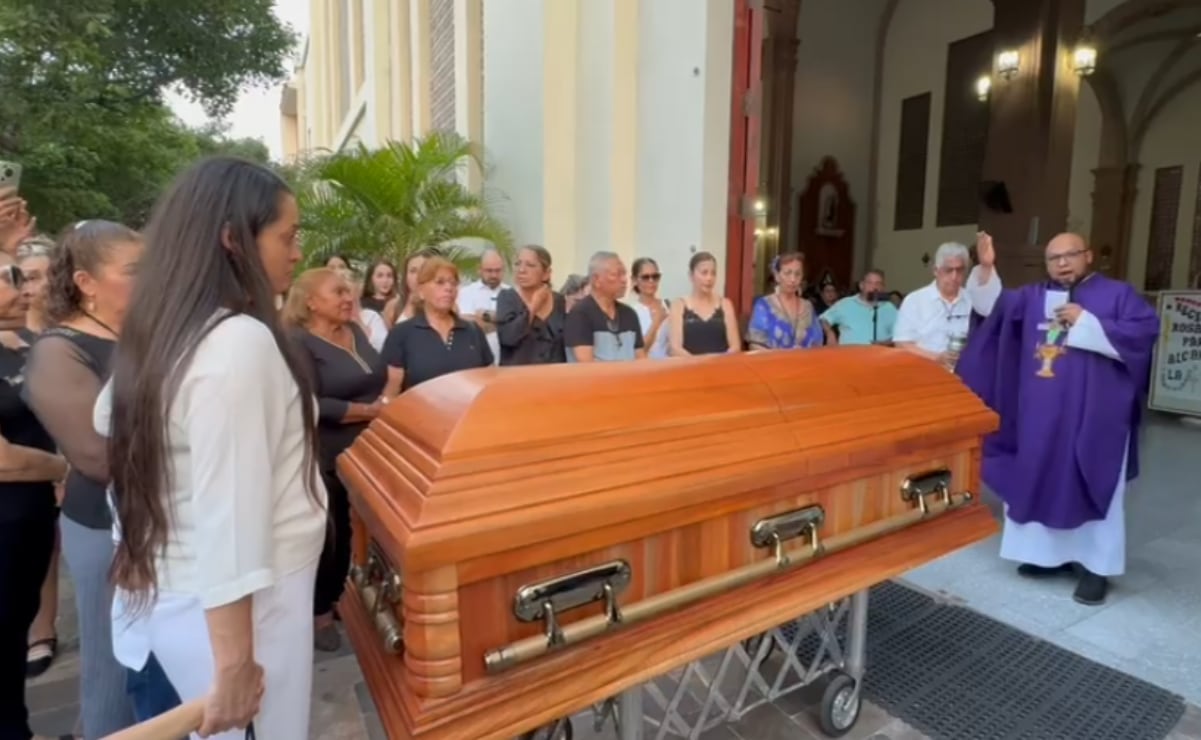 Alessandra Rojo de la Vega llama a la ciudadanía a recuperar el país y devolver el poder a la gente