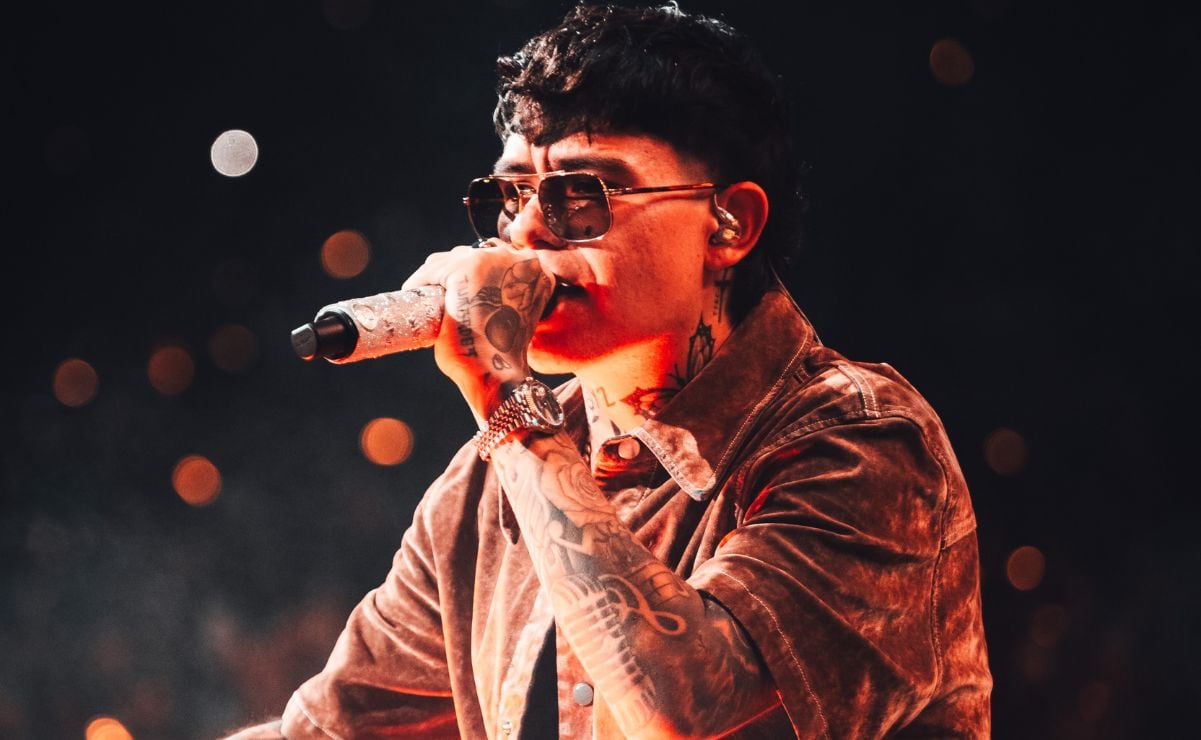 Isaac del Toro estrena con orgullo un uniforme con la bandera de México