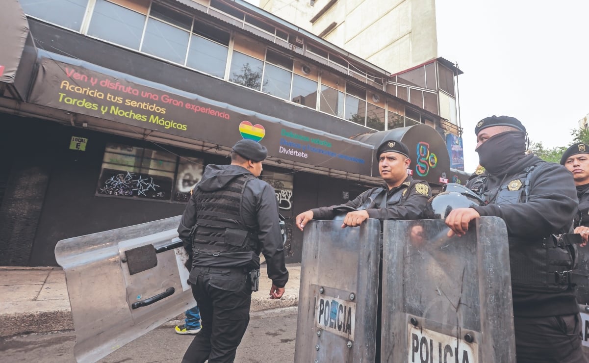 Continuarán mesas de diálogo con taxistas inconformes con fotomultas: Semovi; exigen 