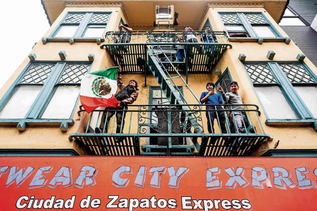 Caen 3 por robo a casa habitación en Iztapalapa; aseguran camioneta presuntamente usada para cometer el delito