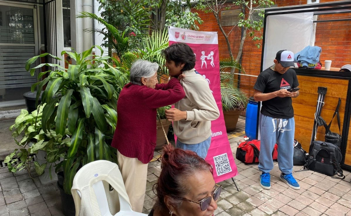 VIDEO Ahora en Nuevo México: Inundaciones repentinas dejan personas atrapadas; fuertes corrientes arrastran una casa
