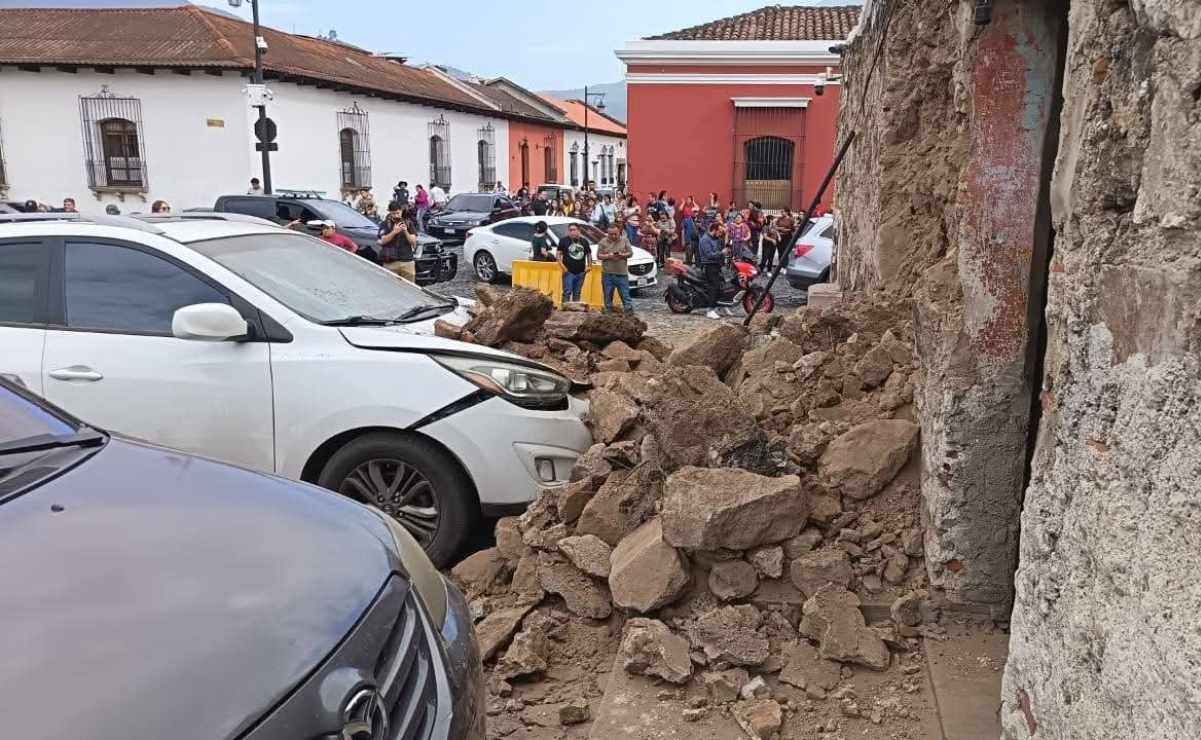 Comerciantes bloquean Reforma e Insurgentes; exigen espacios formales para vender en Metro Revolución