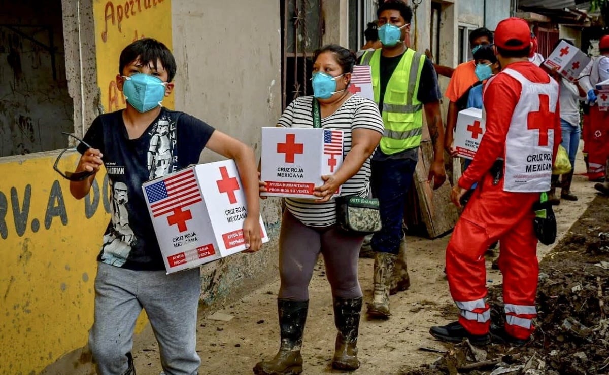 Dependencias del Gobierno de CDMX continúan labores de ayuda en Veracruz