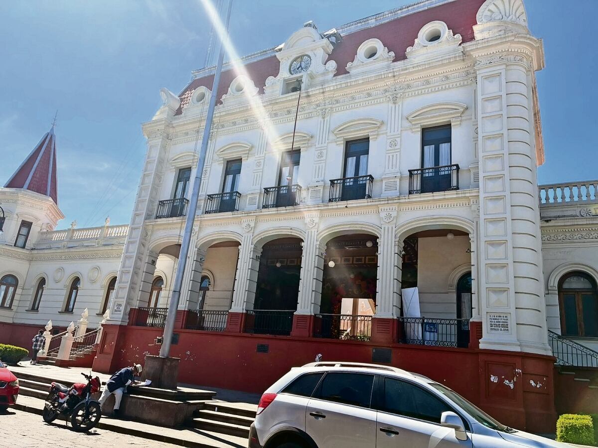 Sacerdote amenaza a gobernadora de Guanajuato, Libia Dennise; desata ola de apoyo y condenas por violencia política