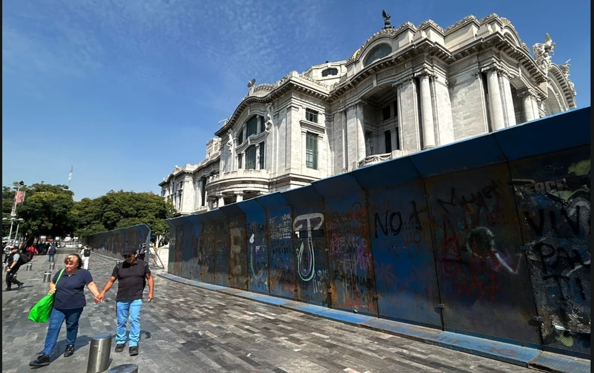 Cavernícolas se la juegan para salvar a su tribu de la mano de Huevocartoon 