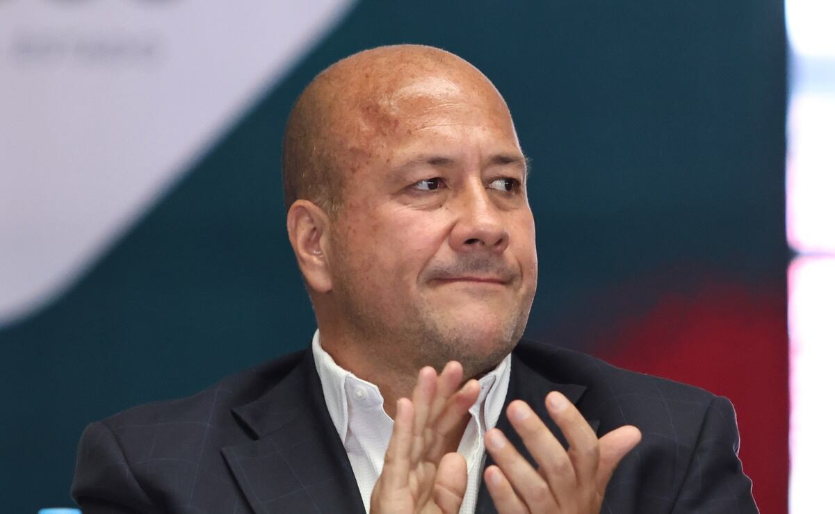 Enrique Alfaro, el exgobernador de Jalisco que persiguió su pasión por el futbol para llegar a Europa