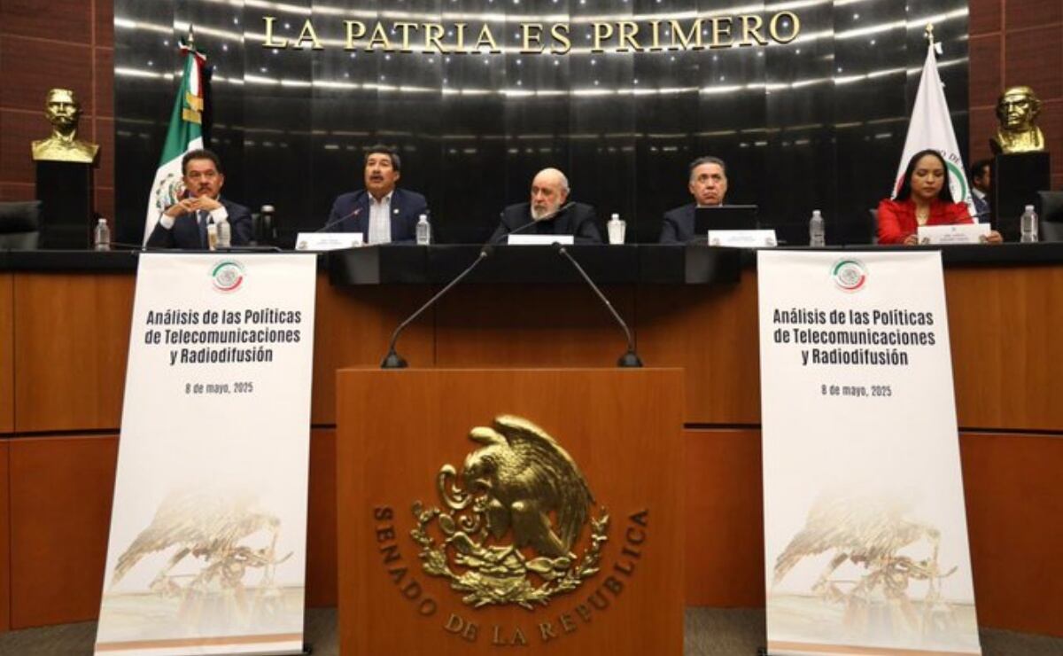 Tamaulipas rinde homenaje a docentes por el Día del Maestro; entregan reconocimientos, estímulos y medallas al mérito