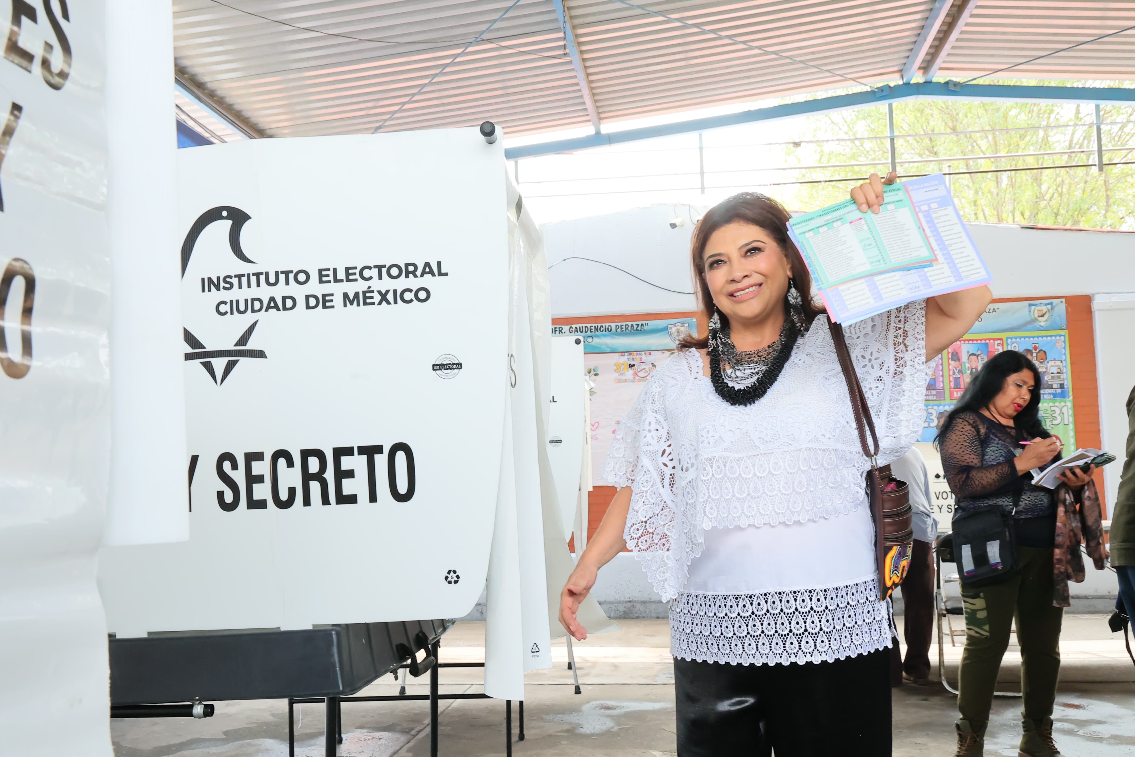Rumania: candidato proeuropeo lidera resultados de segunda vuelta presidencial; Nicusor Dan sería el nuevo mandatario
