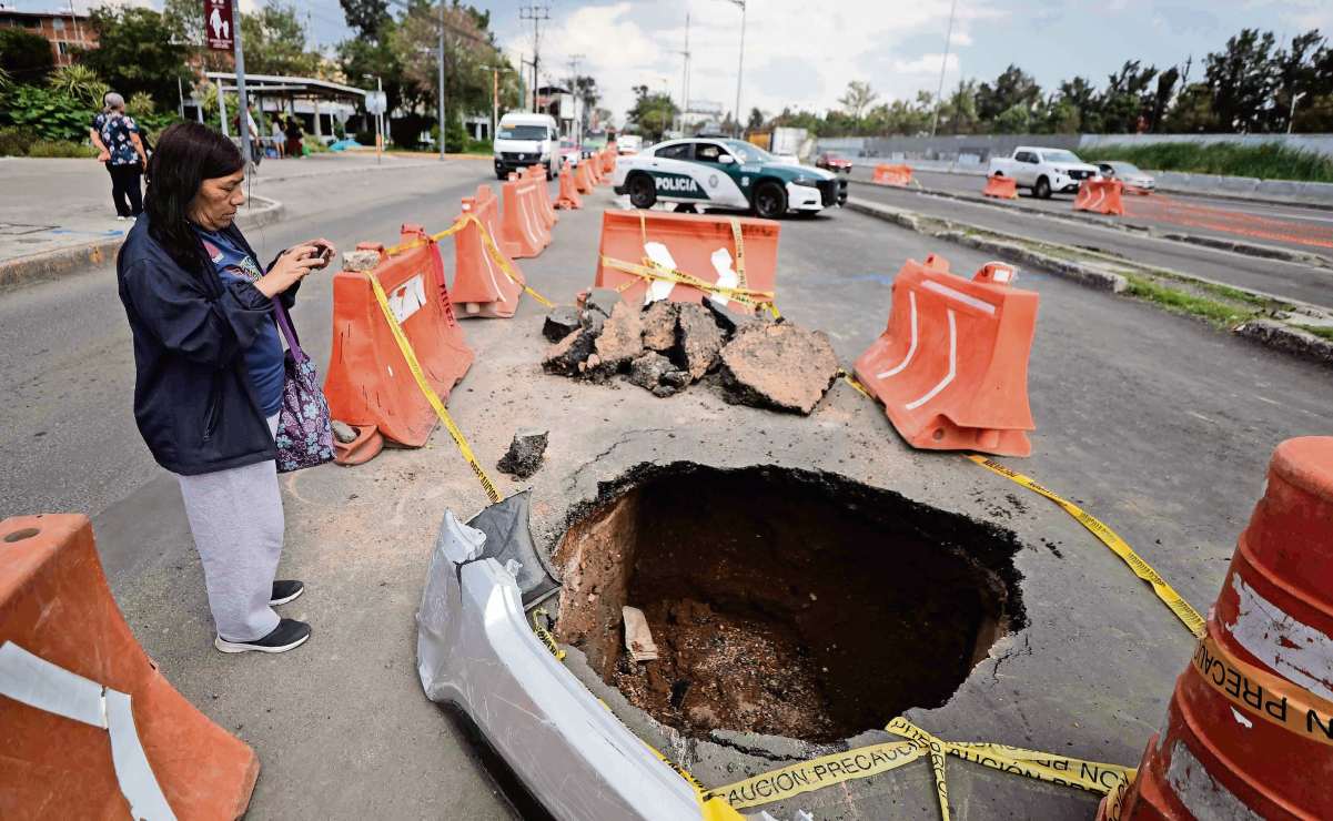 Lluvias provocan caída de árboles y cortos circuitos en CDMX; bomberos atienden 65 encharcamientos