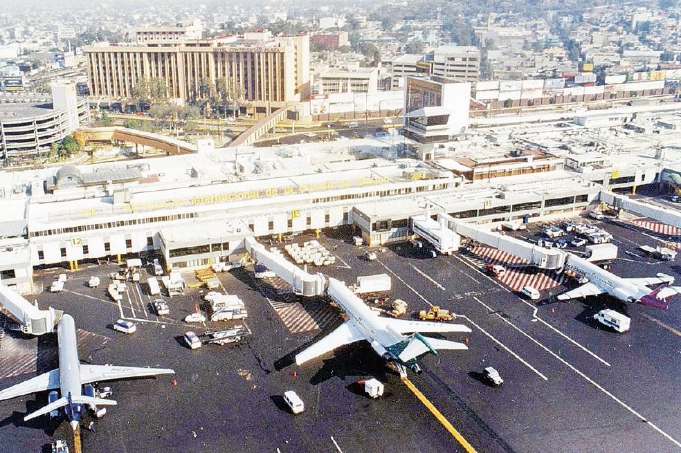 Roban y retienen a grupo de ponentes en la autopista Puebla-Veracruz