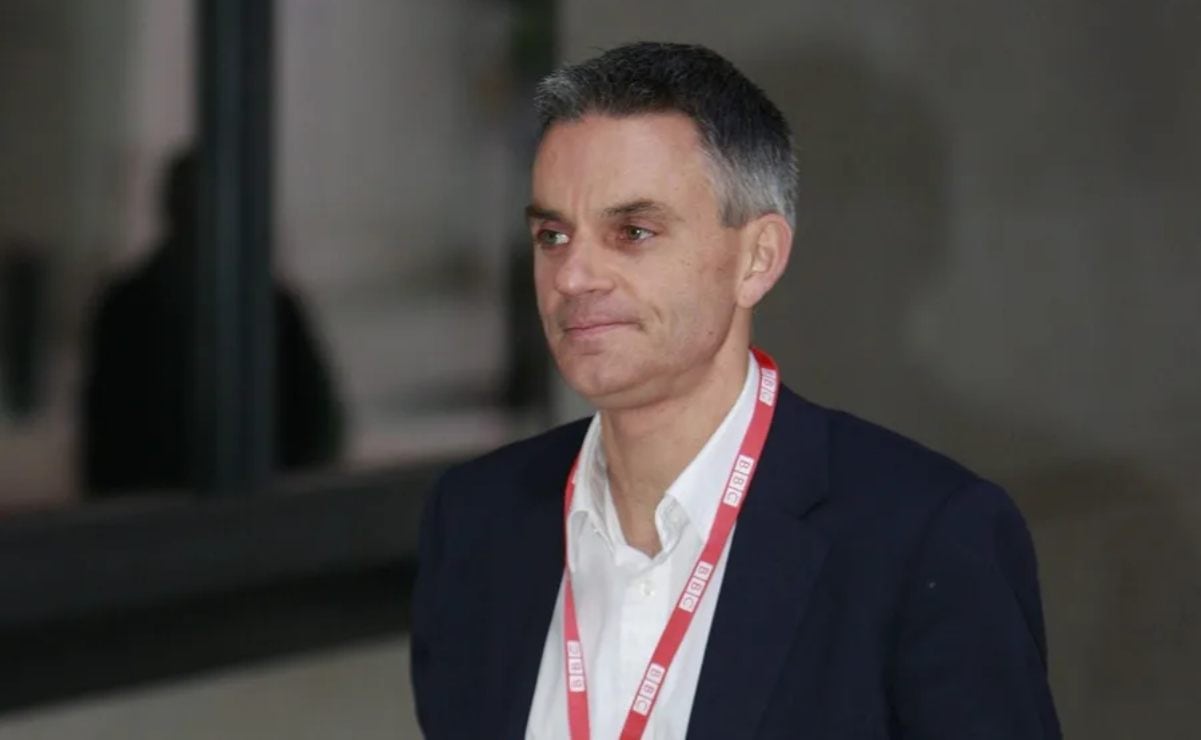 Para qué sirve meter las uñas en agua fría después de ponerse esmalte