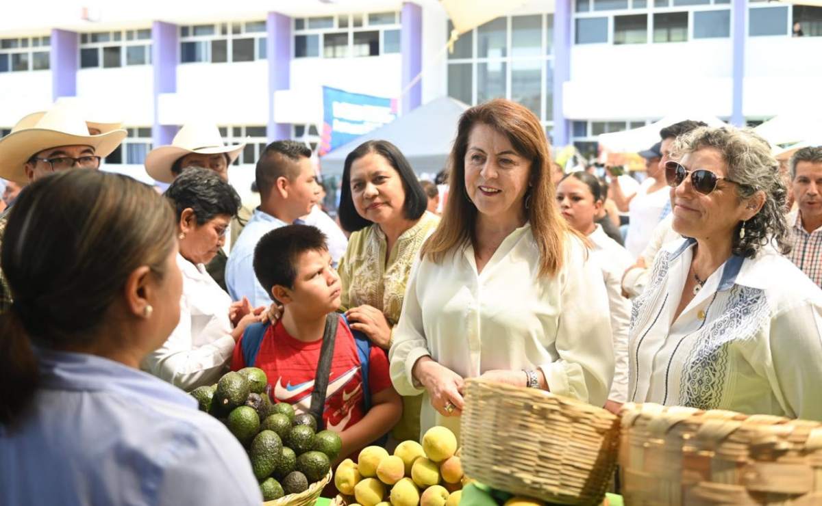 Celebran en Segob elección de León XIV como nuevo papa; 