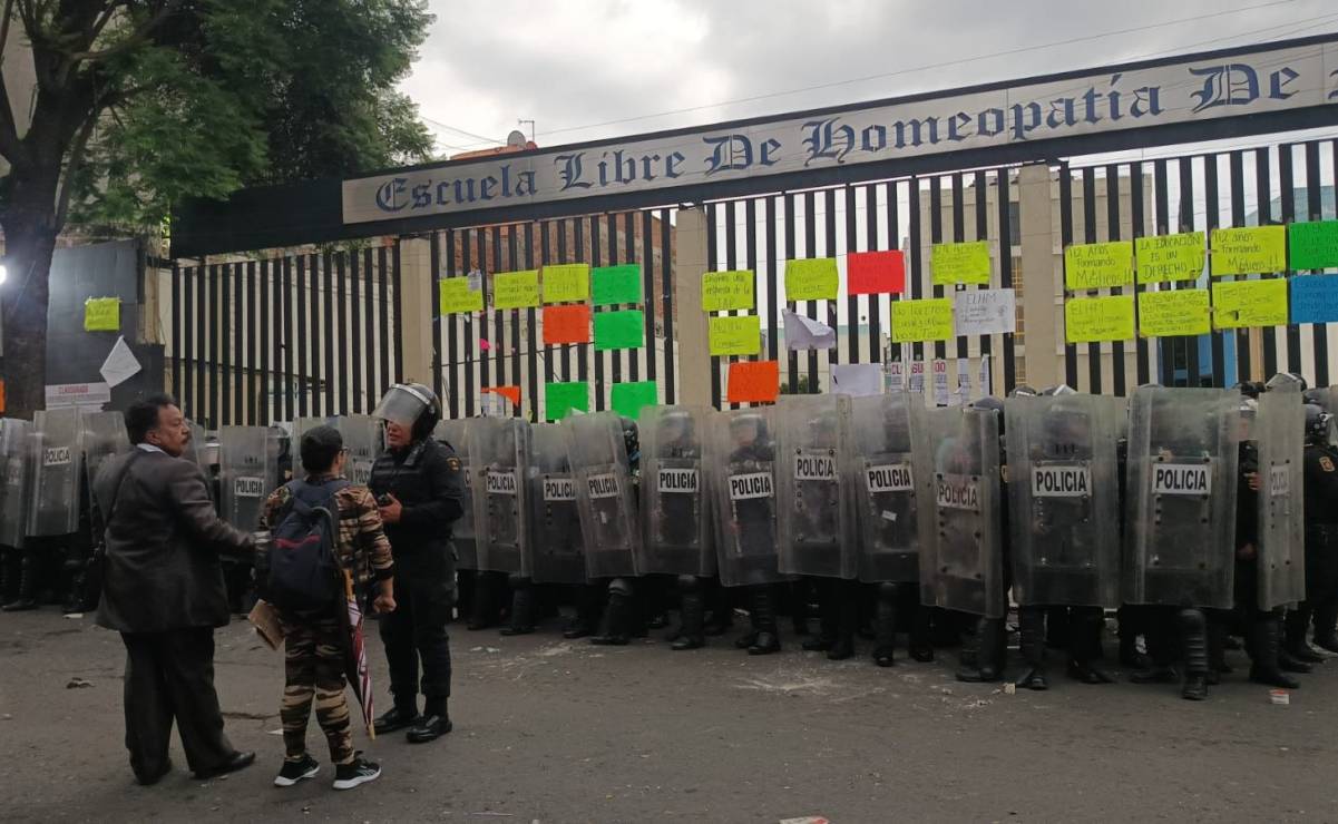 CNTE radicaliza sus protestas; plantón bloqueos y ahora incendios