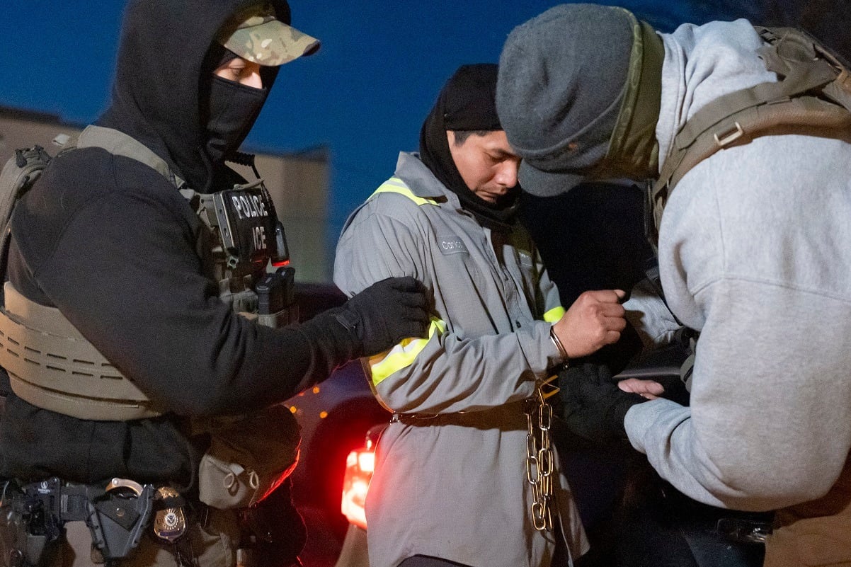 “No es lo mismo ser inmigrante sin papeles que ser un criminal”: Eugenio Derbez 